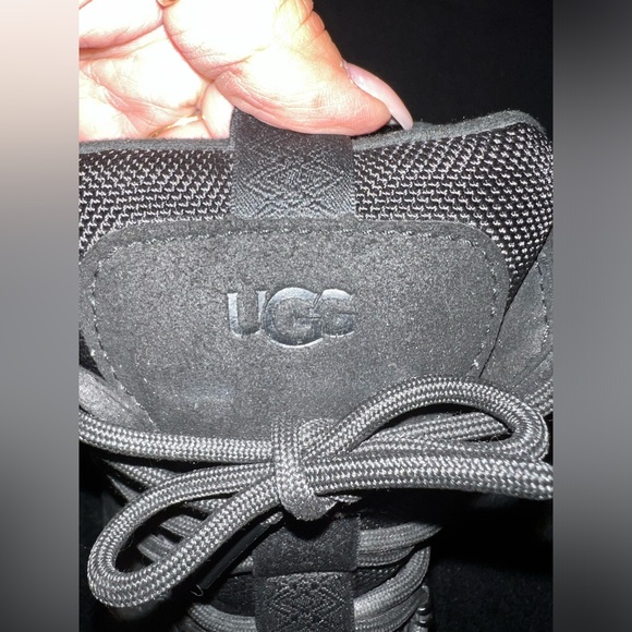 UGG Australia Emmett Boot Mid Black Men’s Size 11 Weather Ready Item #1112376 - Picture 10 of 12